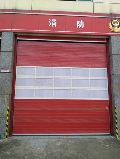 消防車庫門 消防車庫門